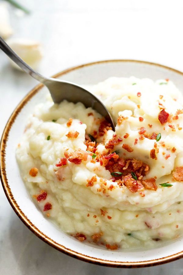 Garlic Parmesan Mashed Potatoes - #recipe by #eatwell101 - https://www.eatwell101.com/bacon-garlic-parmesan-mashed-potatoes-recipe