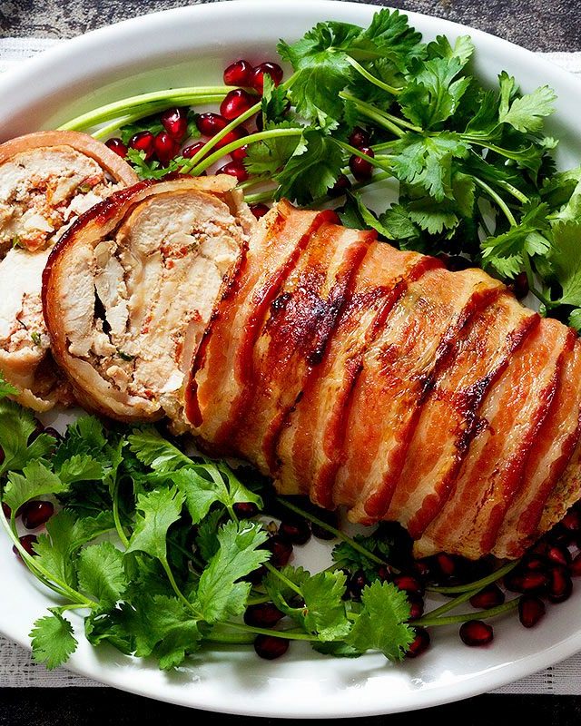 Roasted Bacon Chicken Stuffed with Dried Tomatoes and Cheese - #recipe by #eatwell101 - https://www.eatwell101.com/roasted-bacon-chicken-breast-recipe