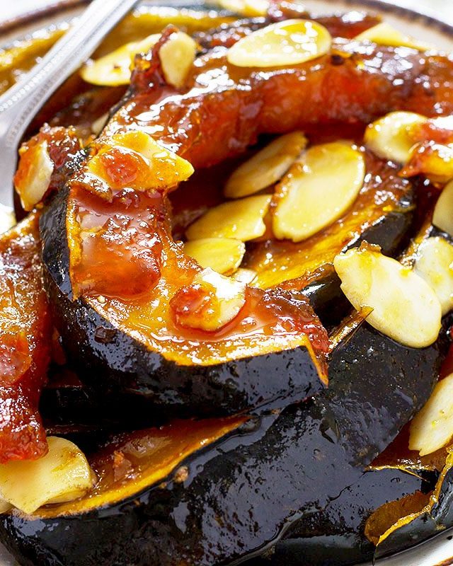 Caramelized Maple Acorn Squash Dessert - #recipe by #eatwell101 - https://www.eatwell101.com/caramelized-acorn-squash-recipe