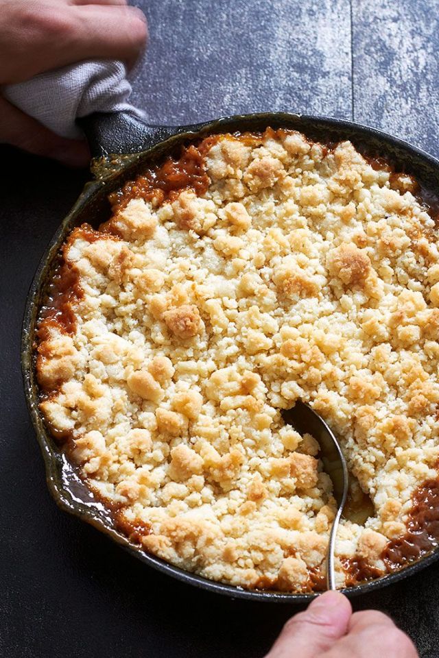 Caramel Apple Crumble
