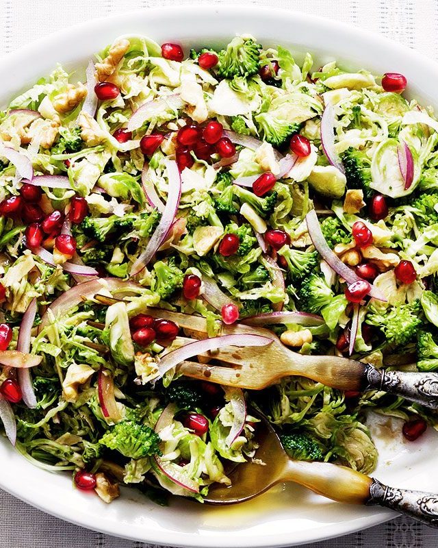 Broccoli Brussels Sprout Salad with Honey Dijon Vinaigrette - #recipe by #eatwell101 - https://www.eatwell101.com/shaved-brussels-sprout-and-broccoli-salad-recipe