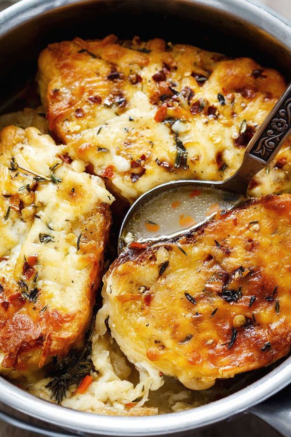 Cheesy Garlic Bread Soup - #recipe by #eatwell101 - https://www.eatwell101.com/cheesy-garlic-bread-soup-recipe