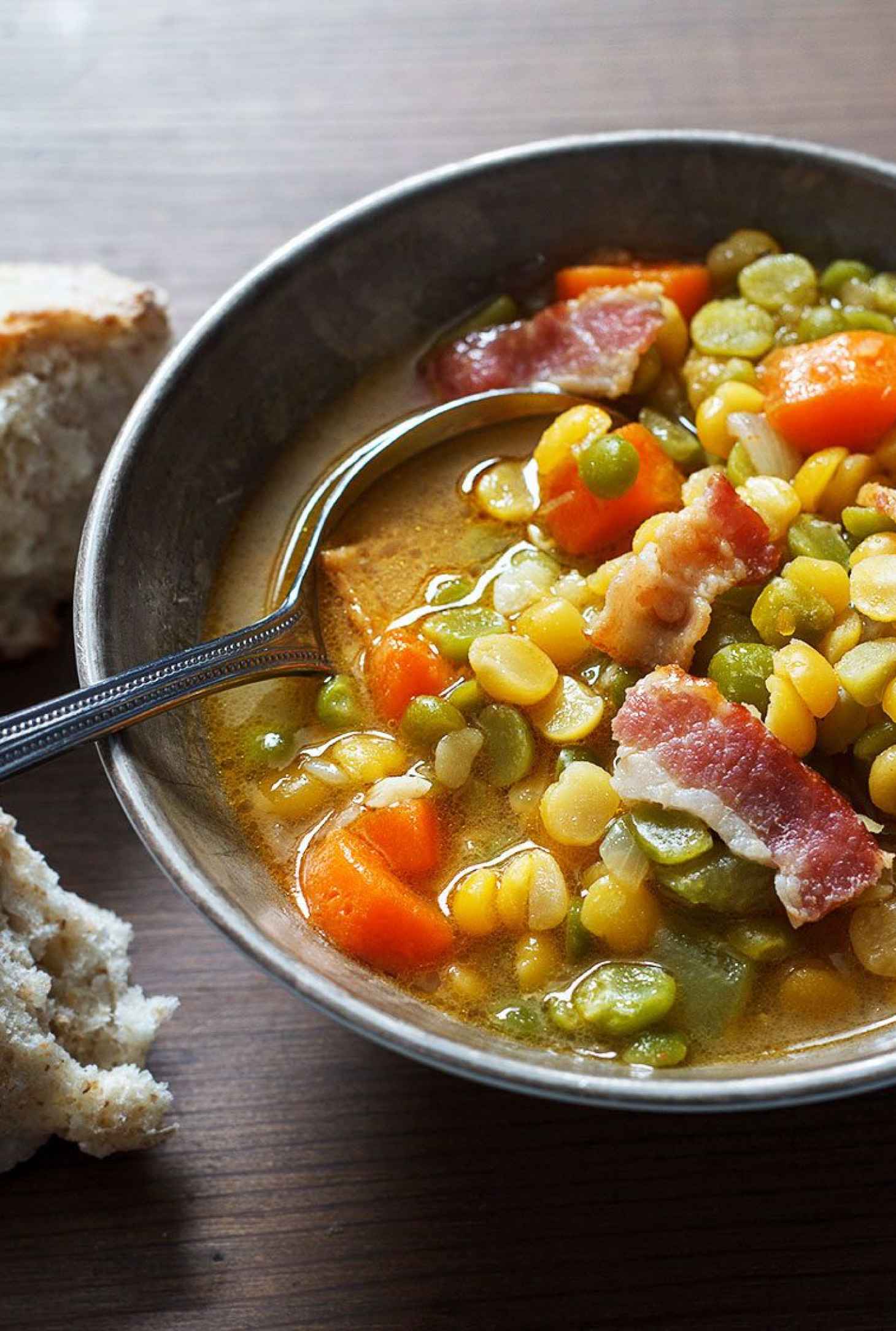 Carrots, Bacon and Split Pea Soup - #recipe by #eatwell101 - https://www.eatwell101.com/spicy-split-pea-soup-recipe
