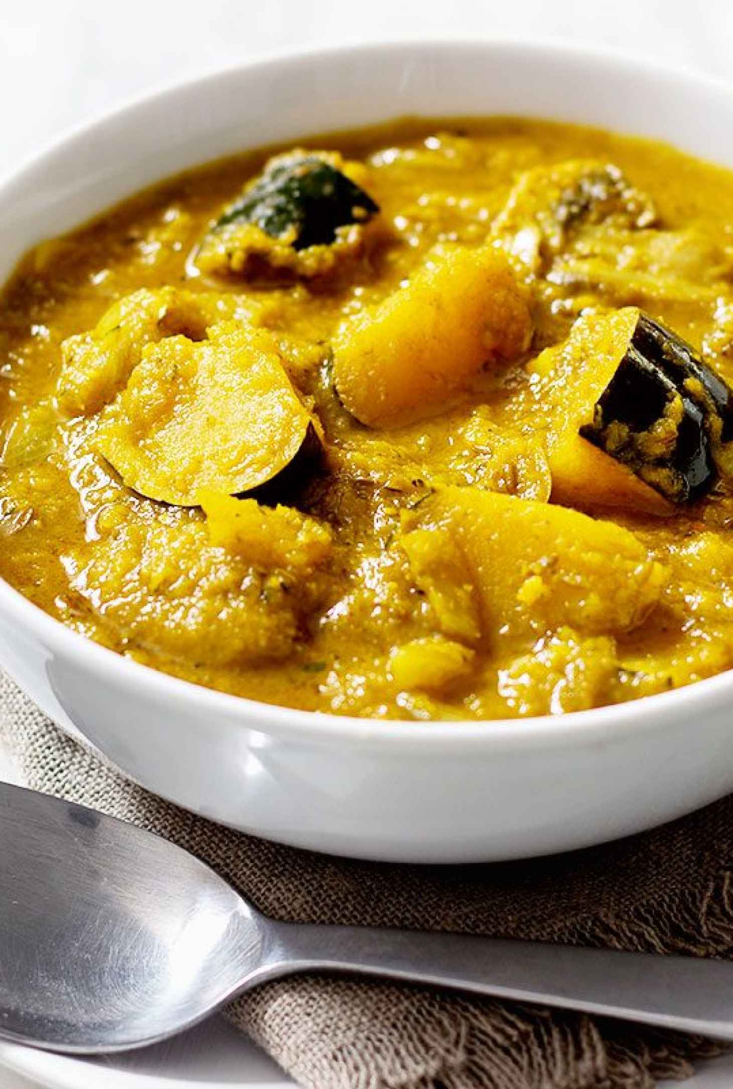 Vegan Acorn Squash Curry Soup - #recipe by #eatwell101 - https://www.eatwell101.com/vegan-acorn-squash-curry-soup-recipe