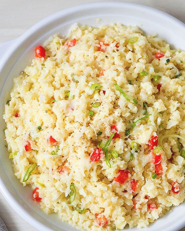 Parmesan Cauliflower Fried Rice (Low-Carb) - #recipe by #eatwell101 - https://www.eatwell101.com/low-carb-cauliflower-fried-rice-recipe