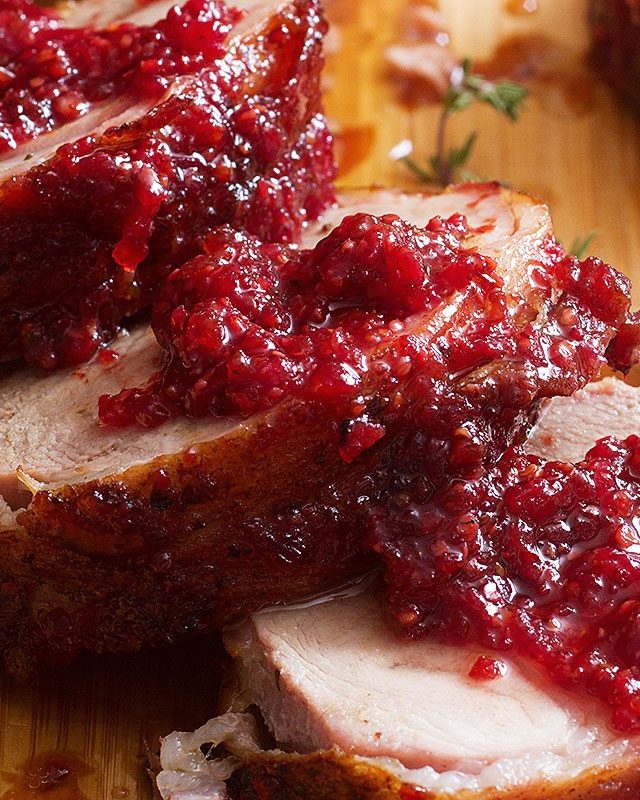 Roasted Bacon Pork Tenderloin with Cranberry Glaze - #recipe by #eatwell101 - https://www.eatwell101.com/bacon-honey-pork-tenderloin-mustard-cranberry-glaze-recipe