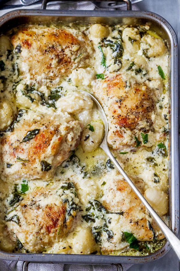 Baked Chicken Gnocchi with Garlic Asiago Cream Sauce - #recipe by #eatwell101 - https://www.eatwell101.com/chicken-gnocchi-garlic-asiago-sauce-recipe