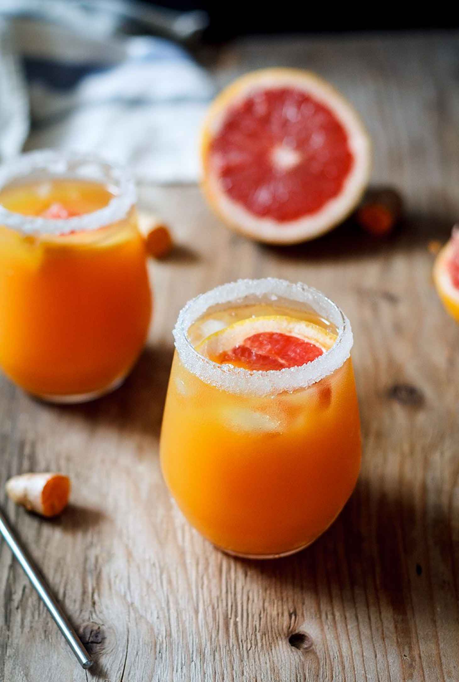 The Ginger Turmeric Mocktail That Keeps Your Body Optimized - #recipe by #eatwell101 - https://www.eatwell101.com/turmeric-ginger-grapefruit-mocktail-recipe
