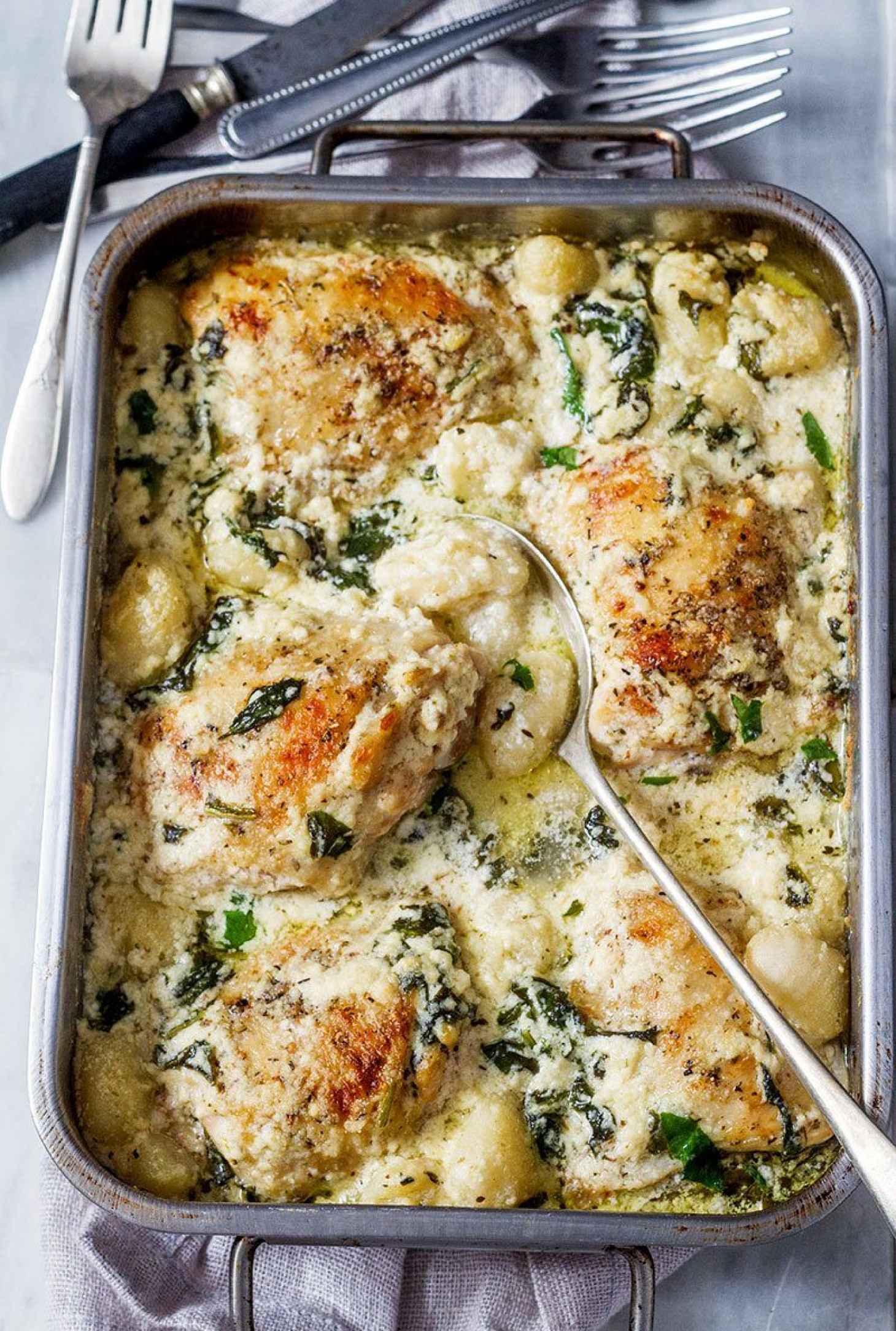 Baked Chicken Gnocchi with Garlic Asiago Cream Sauce - #recipe by #eatwell101 - https://www.eatwell101.com/chicken-gnocchi-garlic-asiago-sauce-recipe