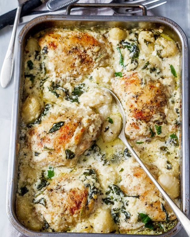 Baked Chicken Gnocchi with Garlic Asiago Cream Sauce - #recipe by #eatwell101 - https://www.eatwell101.com/chicken-gnocchi-garlic-asiago-sauce-recipe