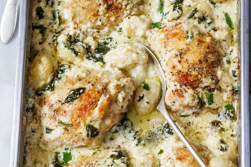 Baked Chicken Gnocchi with Garlic Asiago Cream Sauce - #recipe by #eatwell101 - https://www.eatwell101.com/chicken-gnocchi-garlic-asiago-sauce-recipe