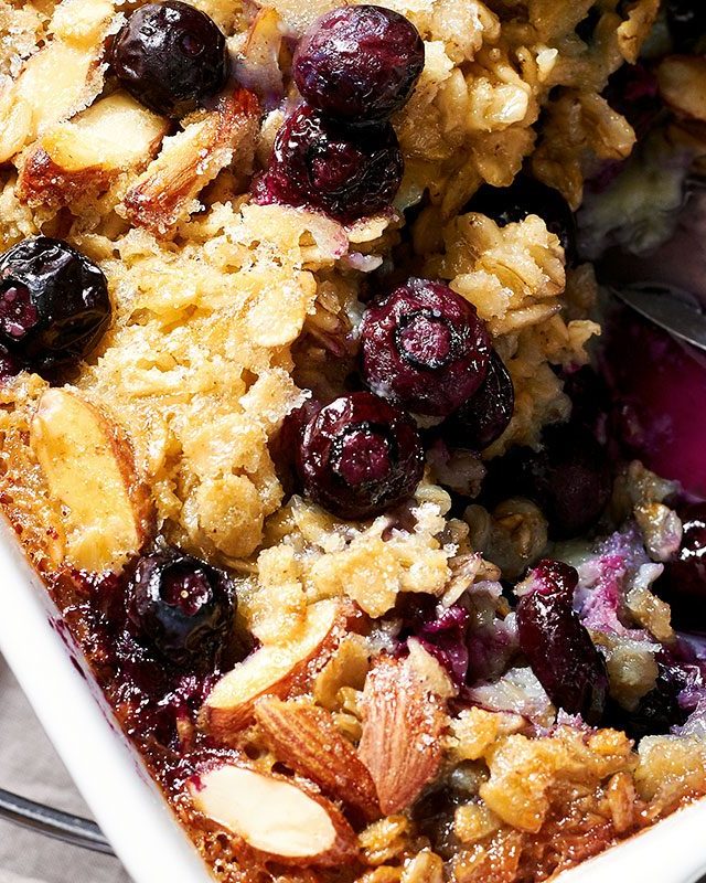 Baked Blueberry Oatmeal - #recipe by #eatwell101 - https://www.eatwell101.com/baked-blueberry-oatmeal-recipe