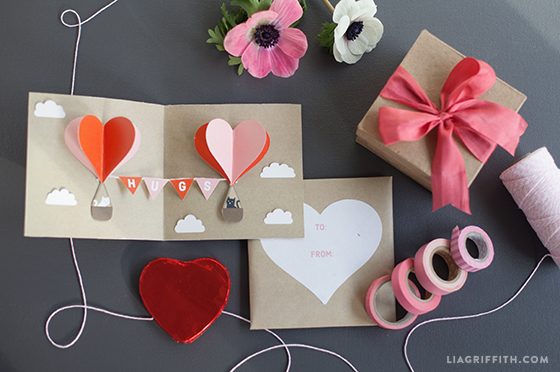 DIY Pop-Up Valentine'S Card