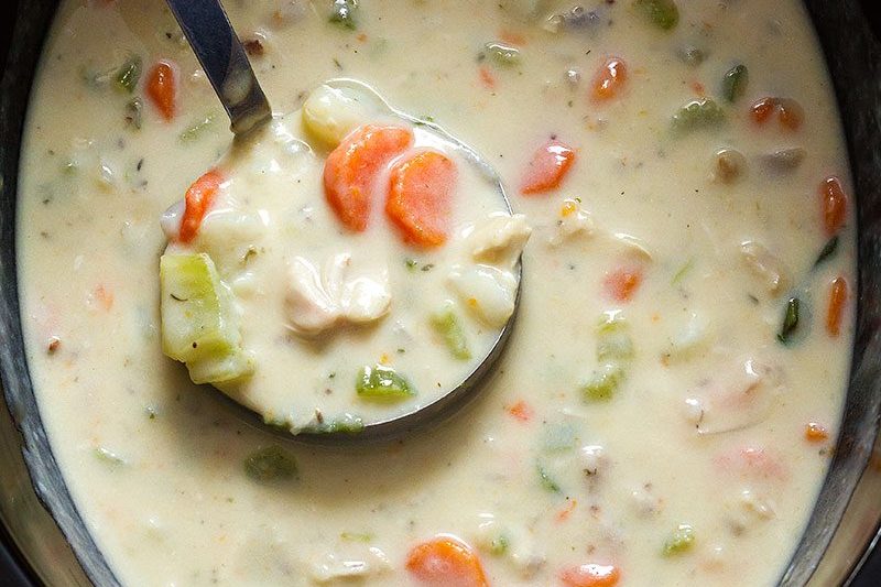 Slow Cooker Chicken Potato Soup - #recipe by #eatwell101 - https://www.eatwell101.com/slow-cooker-creamy-chicken-potato-soup-recipe