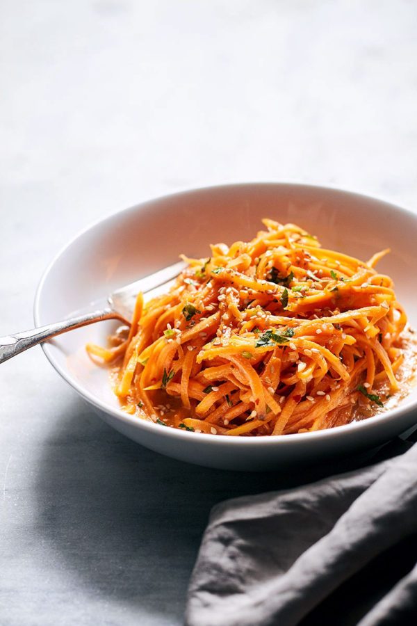 Garlic Butter Sweet Potato Noodles - #recipe by #eatwell101 - https://www.eatwell101.com/sweet-potato-noodles-with-garlic-butter-sauce