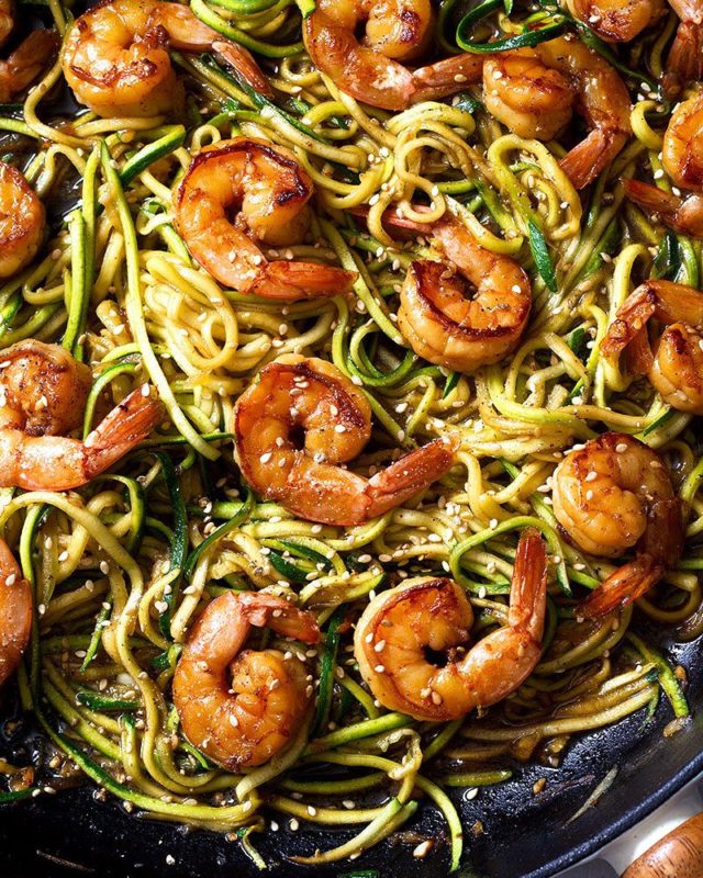Stir Fry Teriyaki Shrimp with Zucchini Noodle - #recipe by #eatwell101 - https://www.eatwell101.com/stir-fry-shrimp-and-zucchini-noodles-recipe