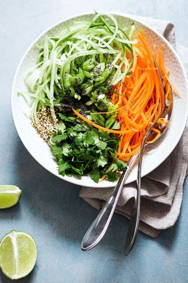 Cucumber Sesame Salad - #recipe by #eatwell101 - https://www.eatwell101.com/spiralized-cucumber-salad-recipe