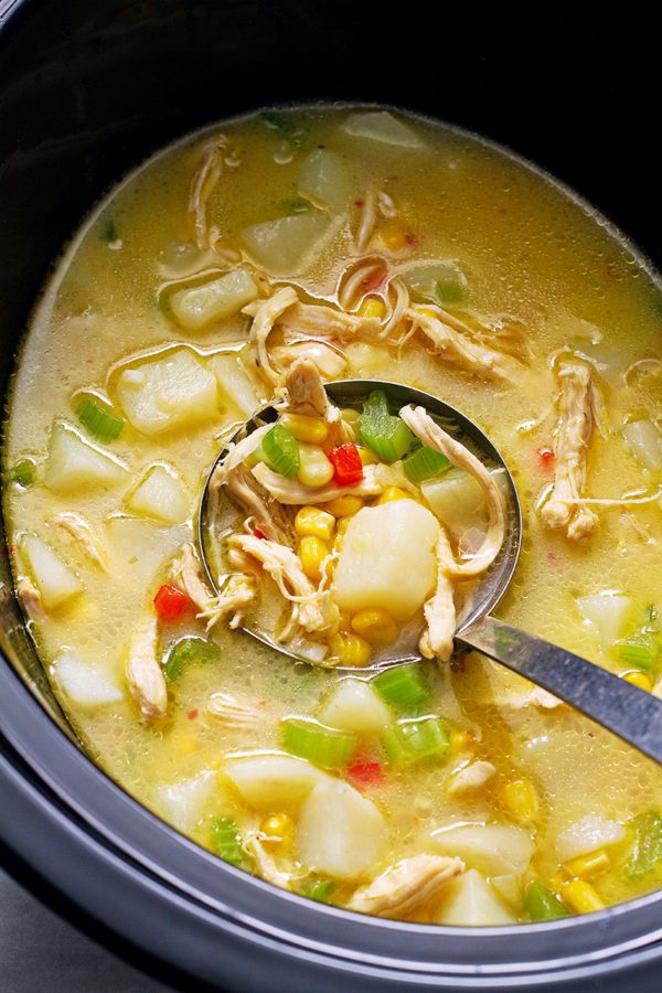 Slow Cooker Chicken Corn Chowder - #recipe by #eatwell101 - https://www.eatwell101.com/slow-cooker-light-chicken-corn-chowder-recipe