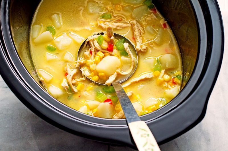 Slow Cooker Chicken Corn Chowder - #recipe by #eatwell101 - https://www.eatwell101.com/slow-cooker-light-chicken-corn-chowder-recipe