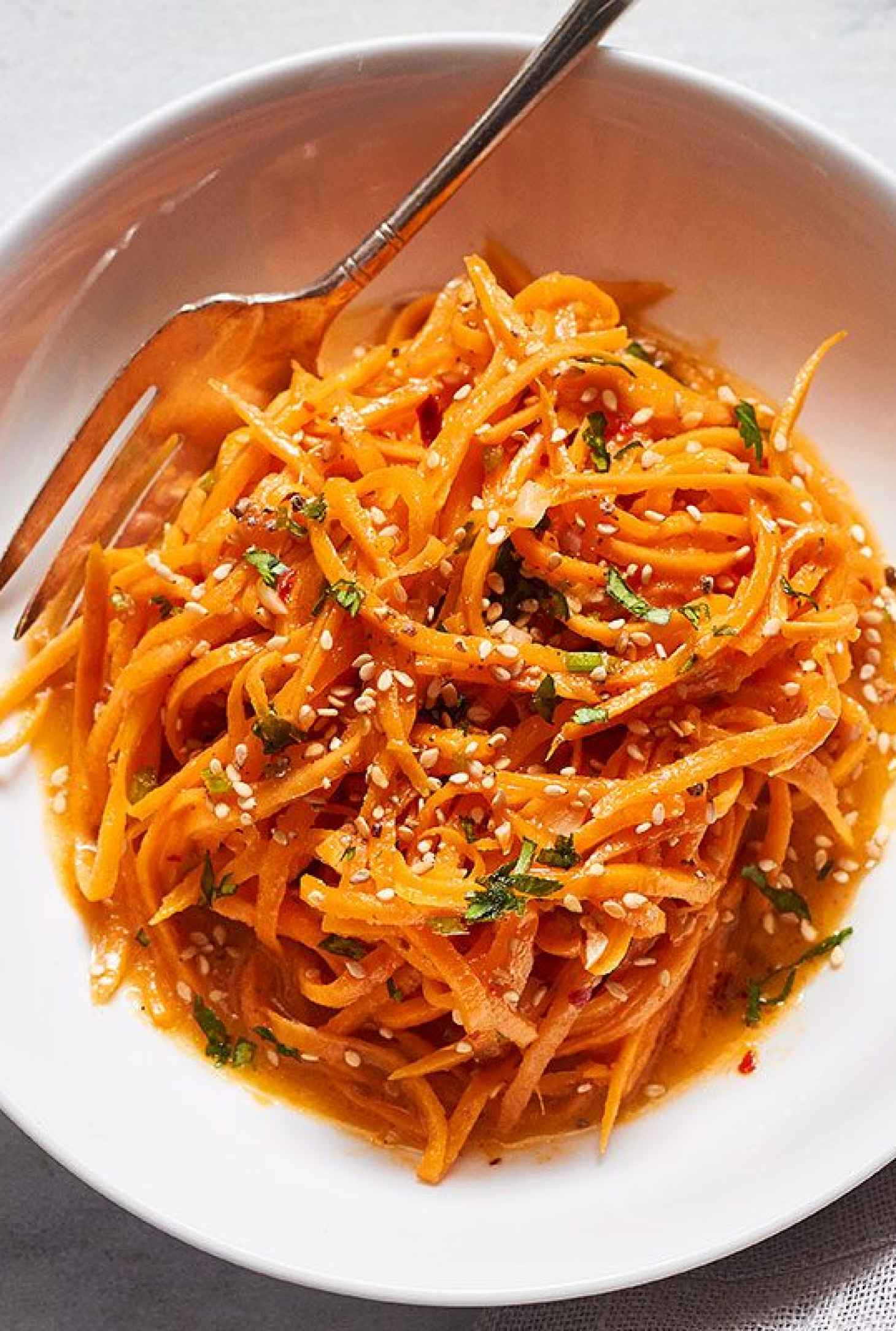Garlic Butter Sweet Potato Noodles - #recipe by #eatwell101 - https://www.eatwell101.com/sweet-potato-noodles-with-garlic-butter-sauce