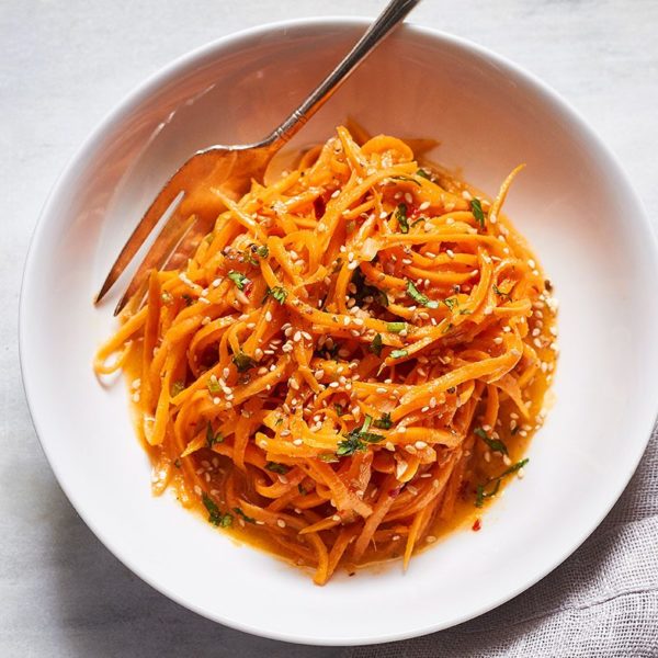 Garlic Butter Sweet Potato Noodles - #recipe by #eatwell101 - https://www.eatwell101.com/sweet-potato-noodles-with-garlic-butter-sauce