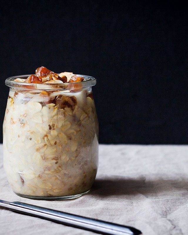 Healthy Chia Overnight Oats - #recipe by #eatwell101 - https://www.eatwell101.com/vegan-overnight-oats-chia-recipe