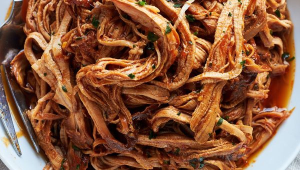 Slow Cooker Honey-Garlic BBQ Pork Tenderloin - #recipe by #eatwell101 - https://www.eatwell101.com/slow-cooker-honey-garlic-bbq-pork-tenderloin