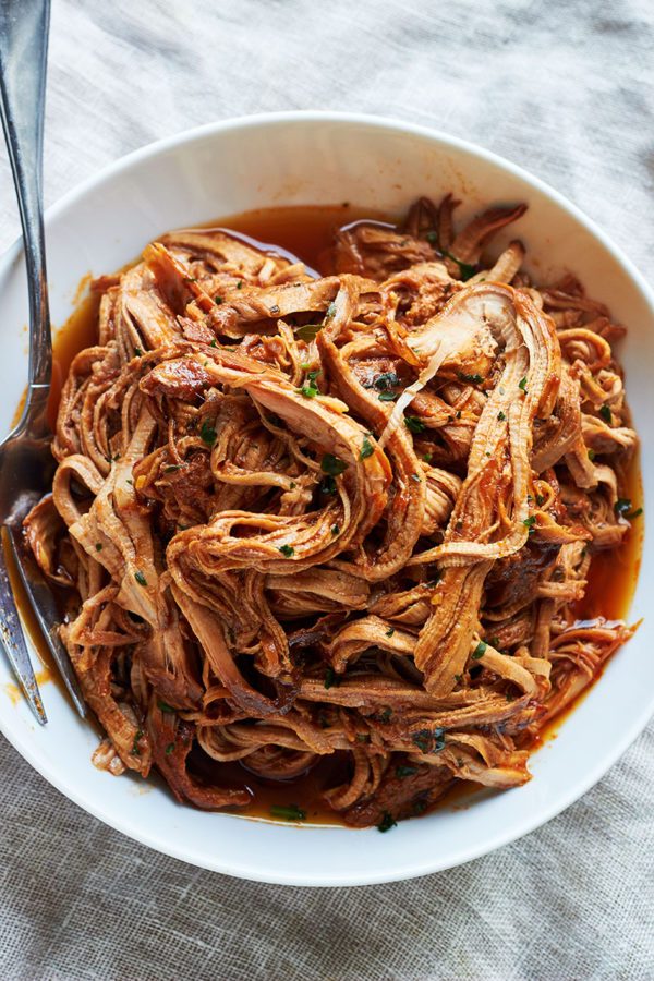 Slow Cooker Honey-Garlic BBQ Pork Tenderloin - #recipe by #eatwell101 - https://www.eatwell101.com/slow-cooker-honey-garlic-bbq-pork-tenderloin