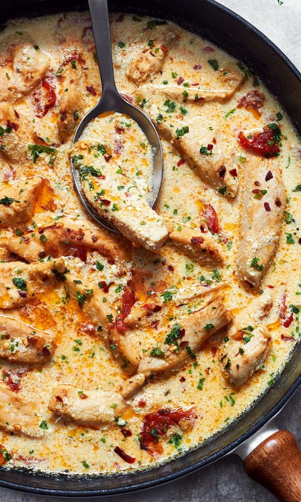 Skillet Creamy Chicken with Garlic Mozzarella Sun-Dried Tomato