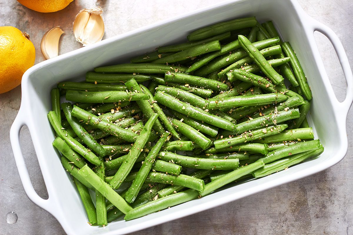 Garlic Lemon Chicken Breasts and Green Beans Skillet — Eatwell101