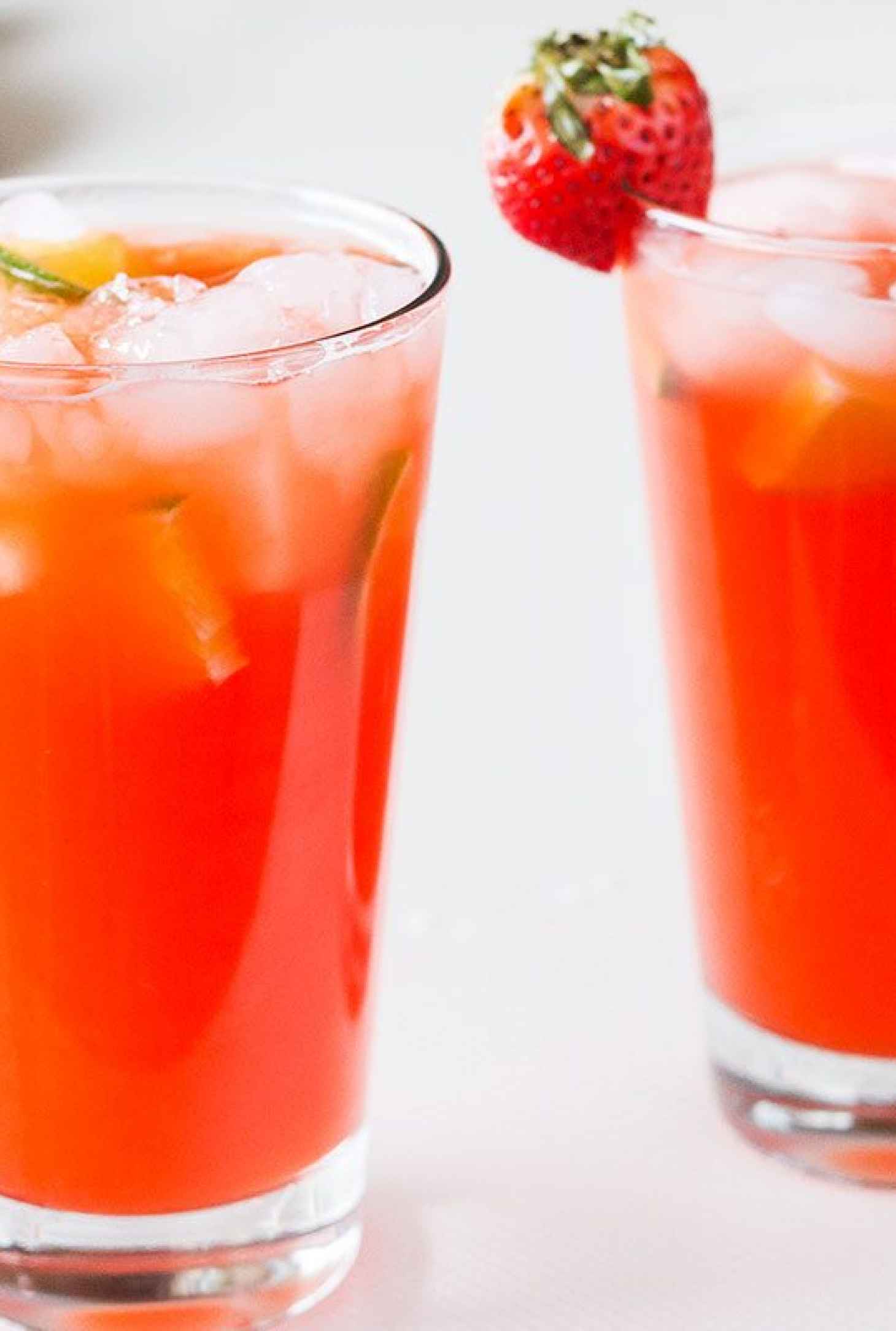 Lime Strawberry Margaritas - #recipe by #eatwell101 - https://www.eatwell101.com/lime-strawberry-margaritas-recipe