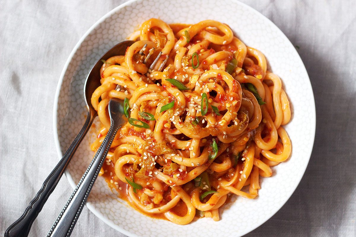 Udon Noodles Stir Fry Recipe with Kimchi Sauce — Eatwell101