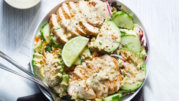 Avocado Chicken Salad - #recipe by #eatwell101 - https://www.eatwell101.com/avocado-chicken-salad-recipe