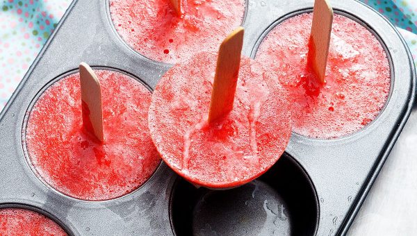 Kiwi Strawberry Fruit Popsicles - #recipe by #eatwell101 - https://www.eatwell101.com/kiwi-strawberry-fruit-popsicles