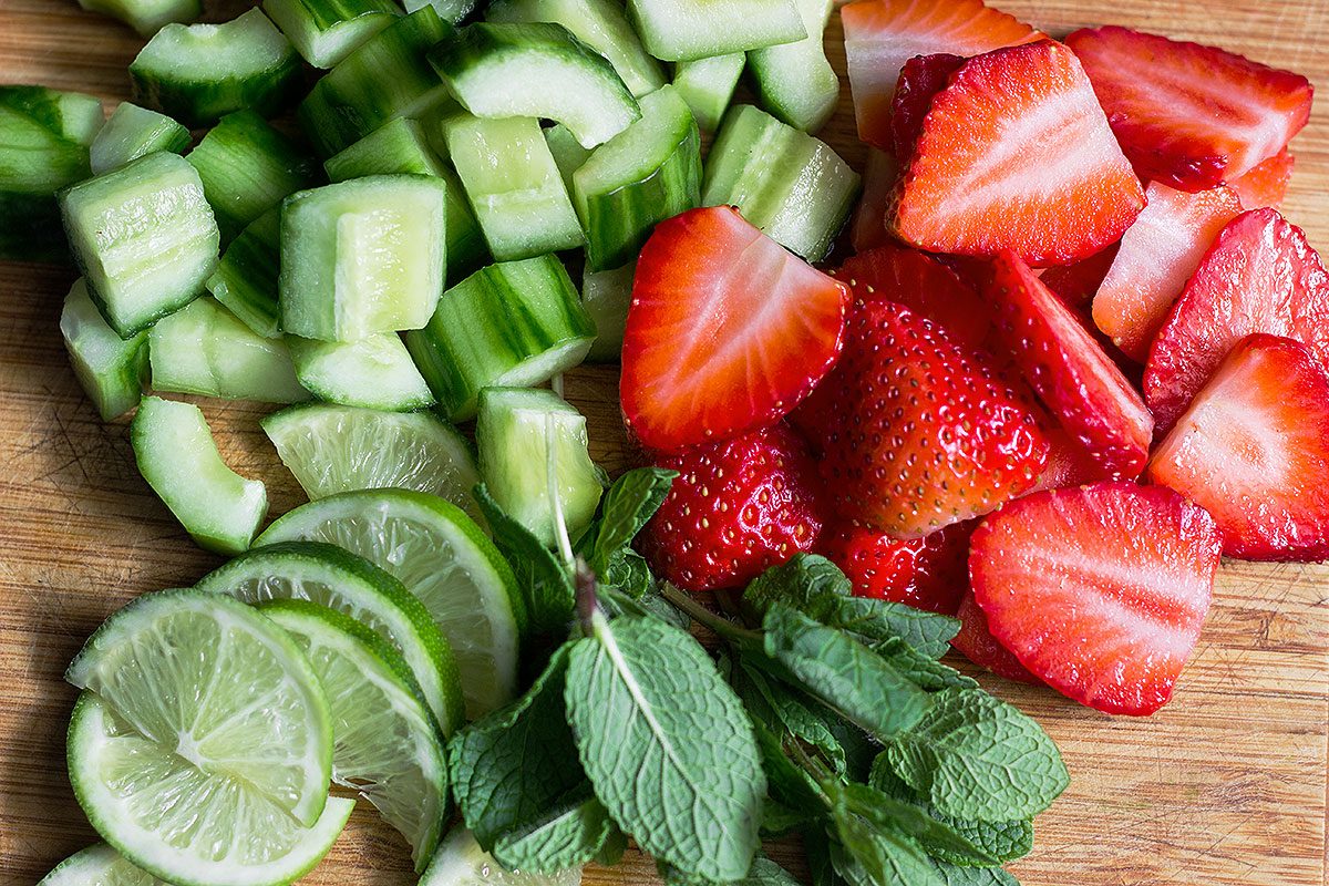 cucumber strawberry detox water recipe