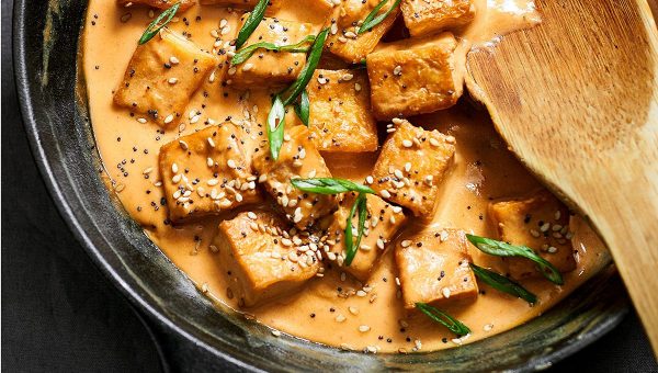 Spicy Tahini Tofu Stir Fry - #recipe by #eatwell101 - https://www.eatwell101.com/tofu-stir-fry-recipe