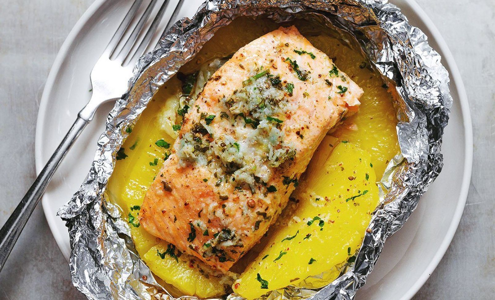 Lemon Garlic Butter Salmon in Foil with Pineapple — Eatwell101