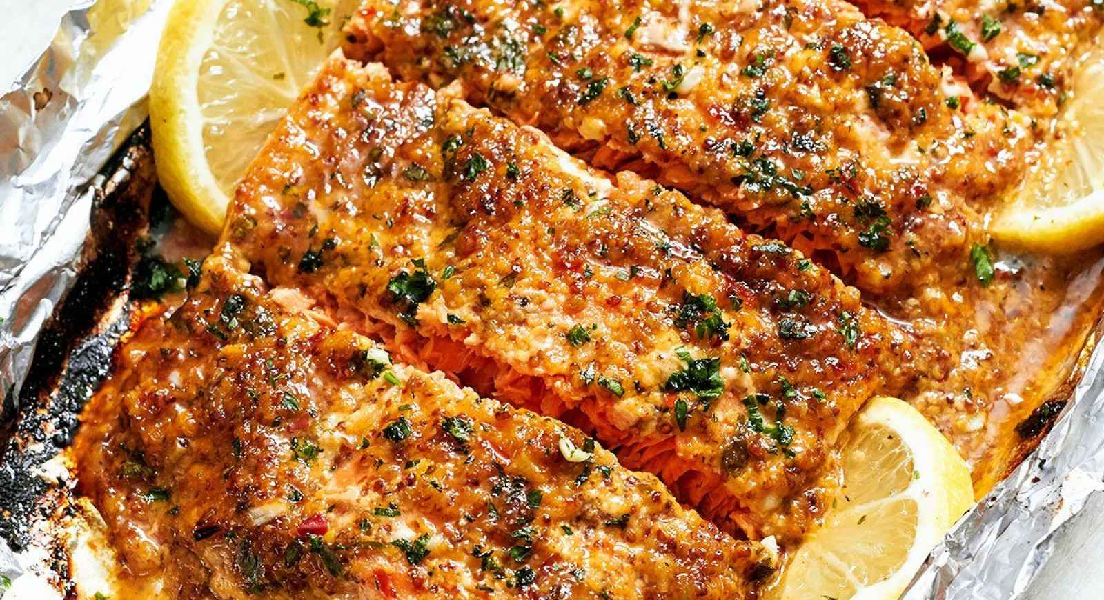 Baked Honey Garlic Salmon In Foil Eatwell101