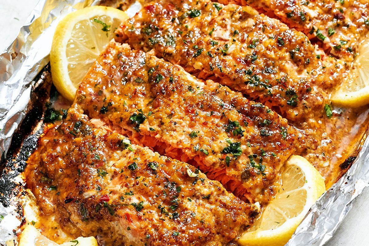 Baked Honey Garlic Salmon in Foil — Eatwell101