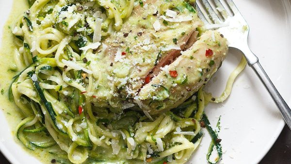 Creamy Pesto Chicken with Zucchini Noodles - #recipe by #eatwell101 - https://www.eatwell101.com/pesto-chicken-recipe