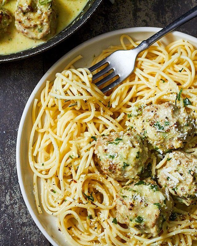 Creamy Pesto Chicken Meatballs - #recipe by #eatwell101 - https://www.eatwell101.com/creamy-chicken-meatballs-recipe
