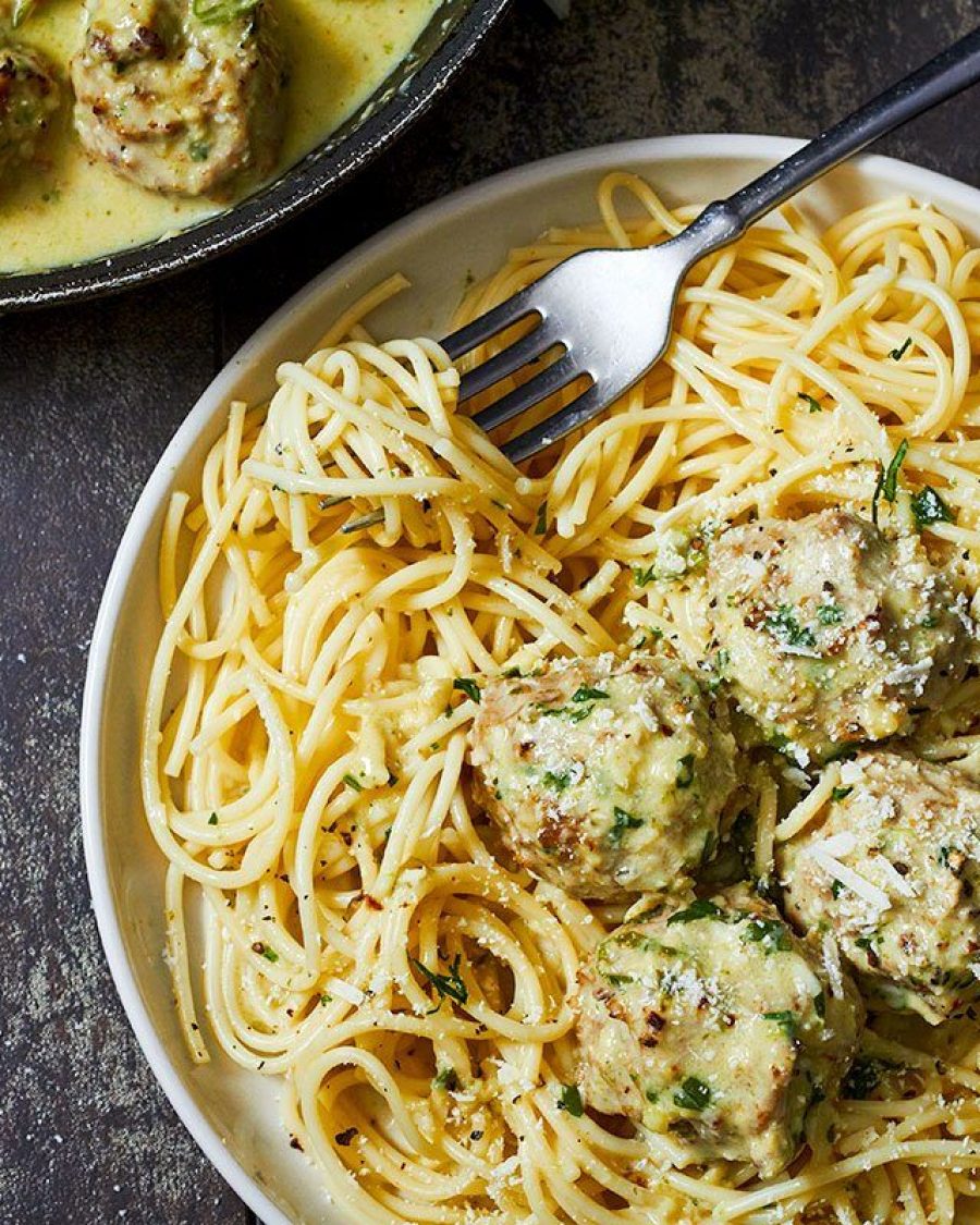 Creamy Pesto Chicken Meatballs - #recipe by #eatwell101 - https://www.eatwell101.com/creamy-chicken-meatballs-recipe