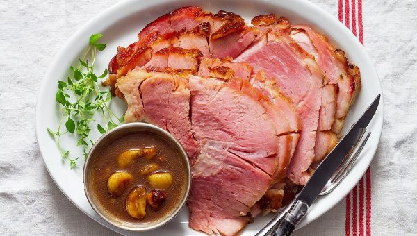 Honey Balsamic Garlic Baked Ham - #recipe by #eatwell101 - https://www.eatwell101.com/honey-garlic-baked-ham