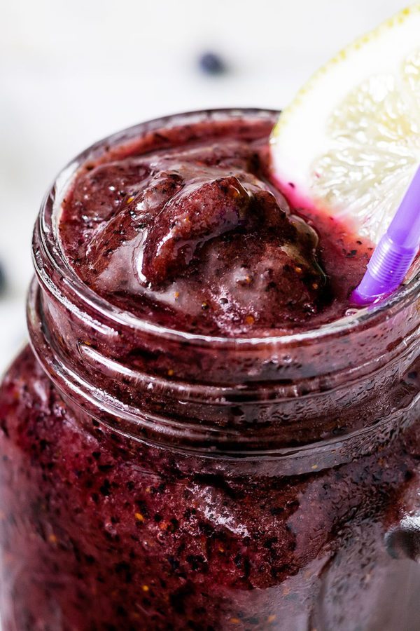 Blueberry Lemonade Slushie - #recipe by #eatwell101 - https://www.eatwell101.com/blueberry-lemonade-slushie