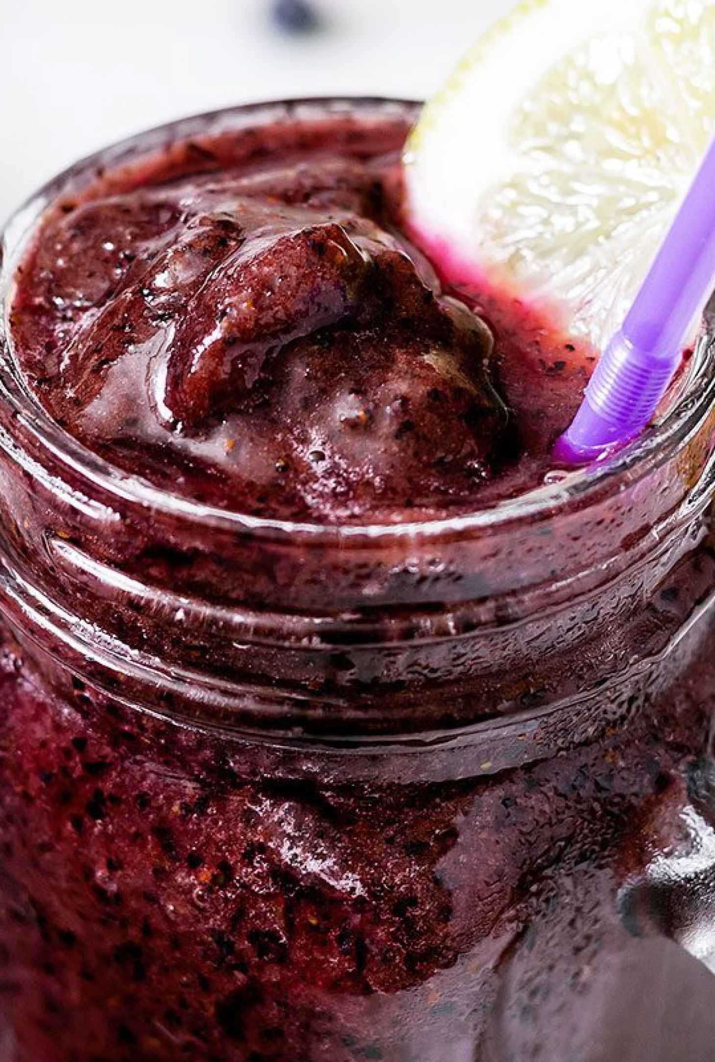 Blueberry Lemonade Slushie - #recipe by #eatwell101 - https://www.eatwell101.com/blueberry-lemonade-slushie