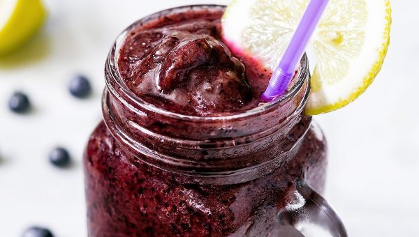 Blueberry Lemonade Slushie - #recipe by #eatwell101 - https://www.eatwell101.com/blueberry-lemonade-slushie