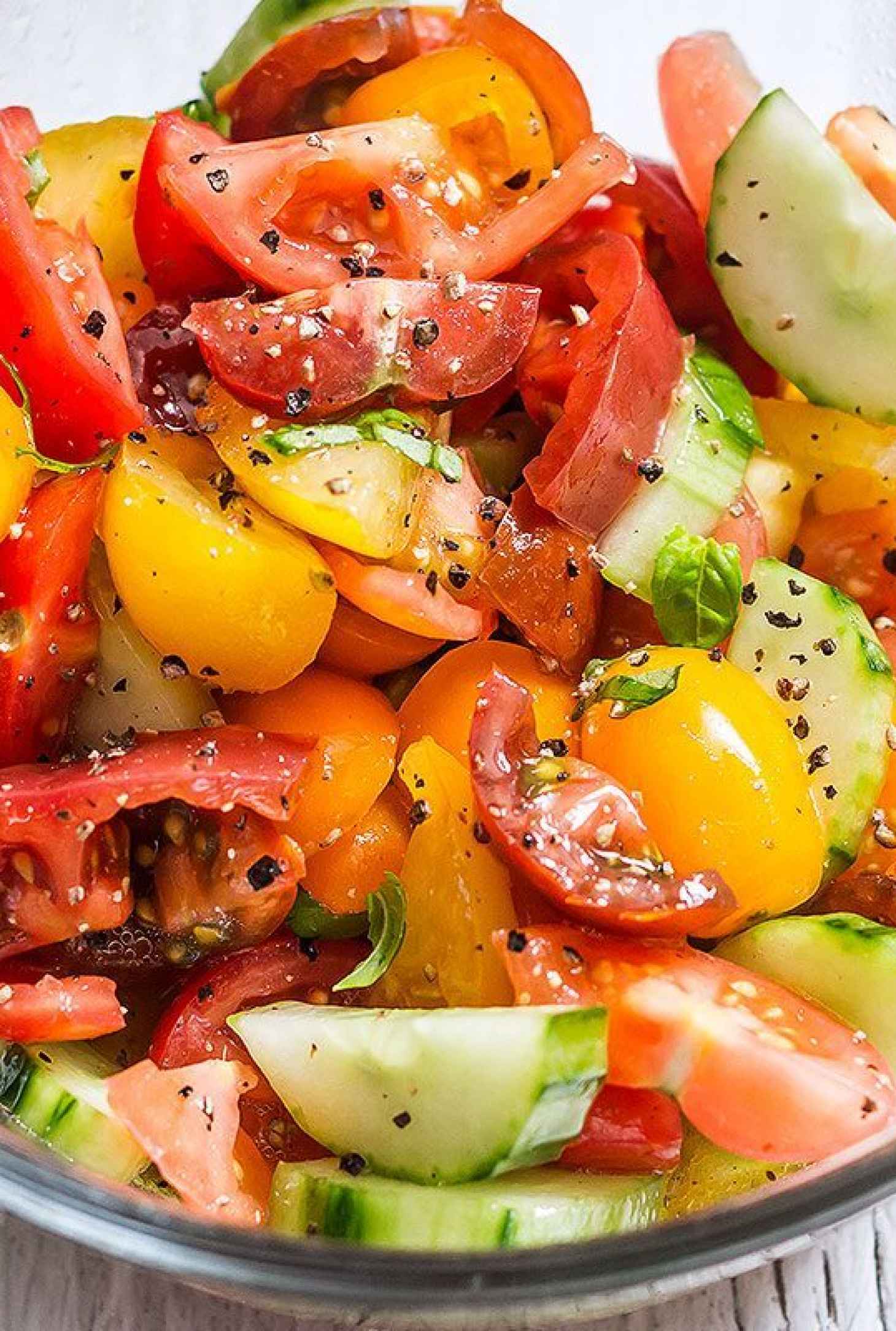 Cucumber Tomato Salad - #recipe by #eatwell101 - https://www.eatwell101.com/cucumber-tomato-salad