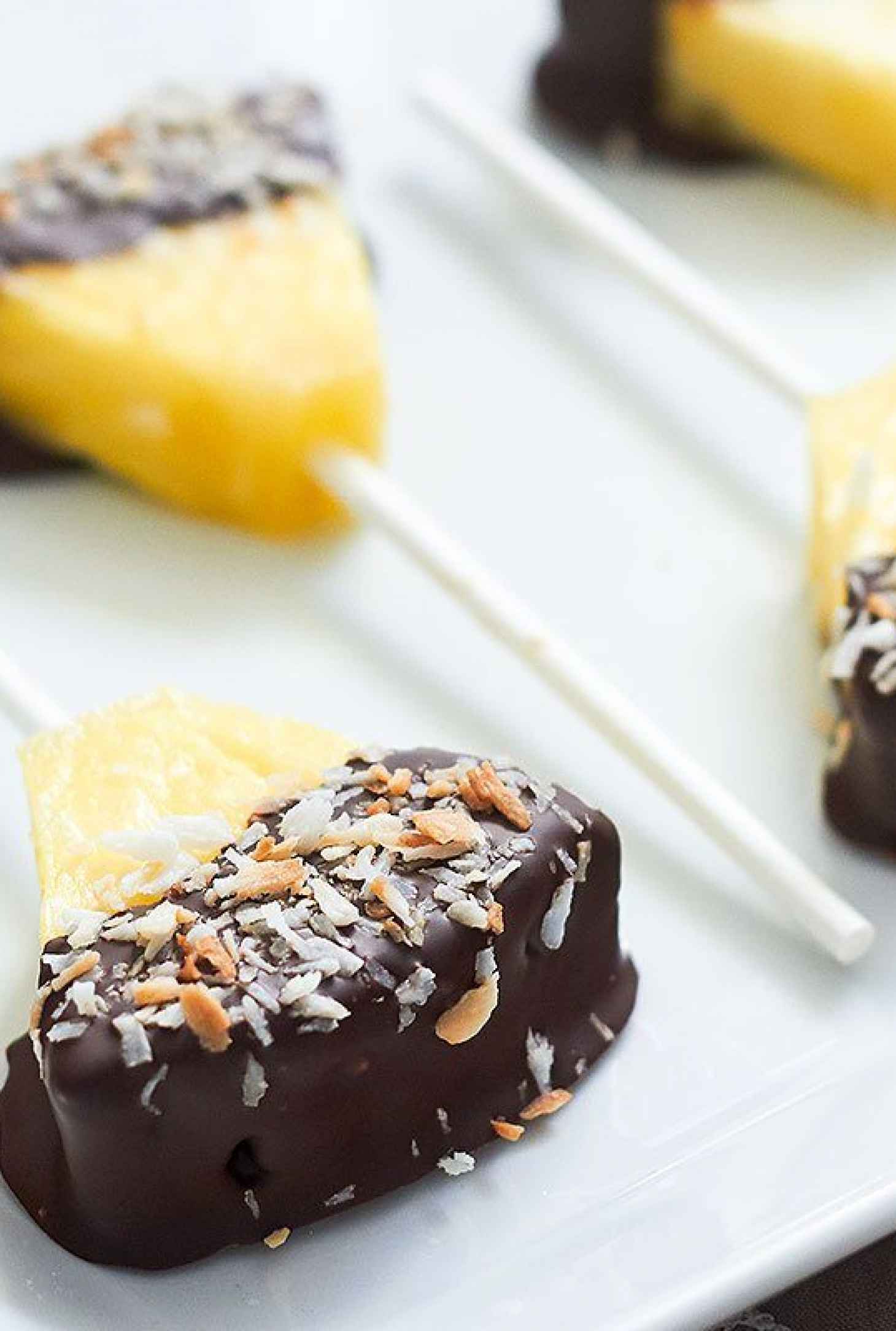 Chocolate Coconut Pineapple Pops - #recipe by #eatwell101 - https://www.eatwell101.com/pineapple-chocolate-coconut-pops