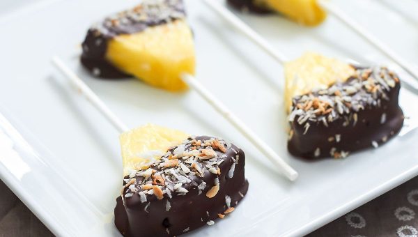 Chocolate Coconut Pineapple Pops - #recipe by #eatwell101 - https://www.eatwell101.com/pineapple-chocolate-coconut-pops