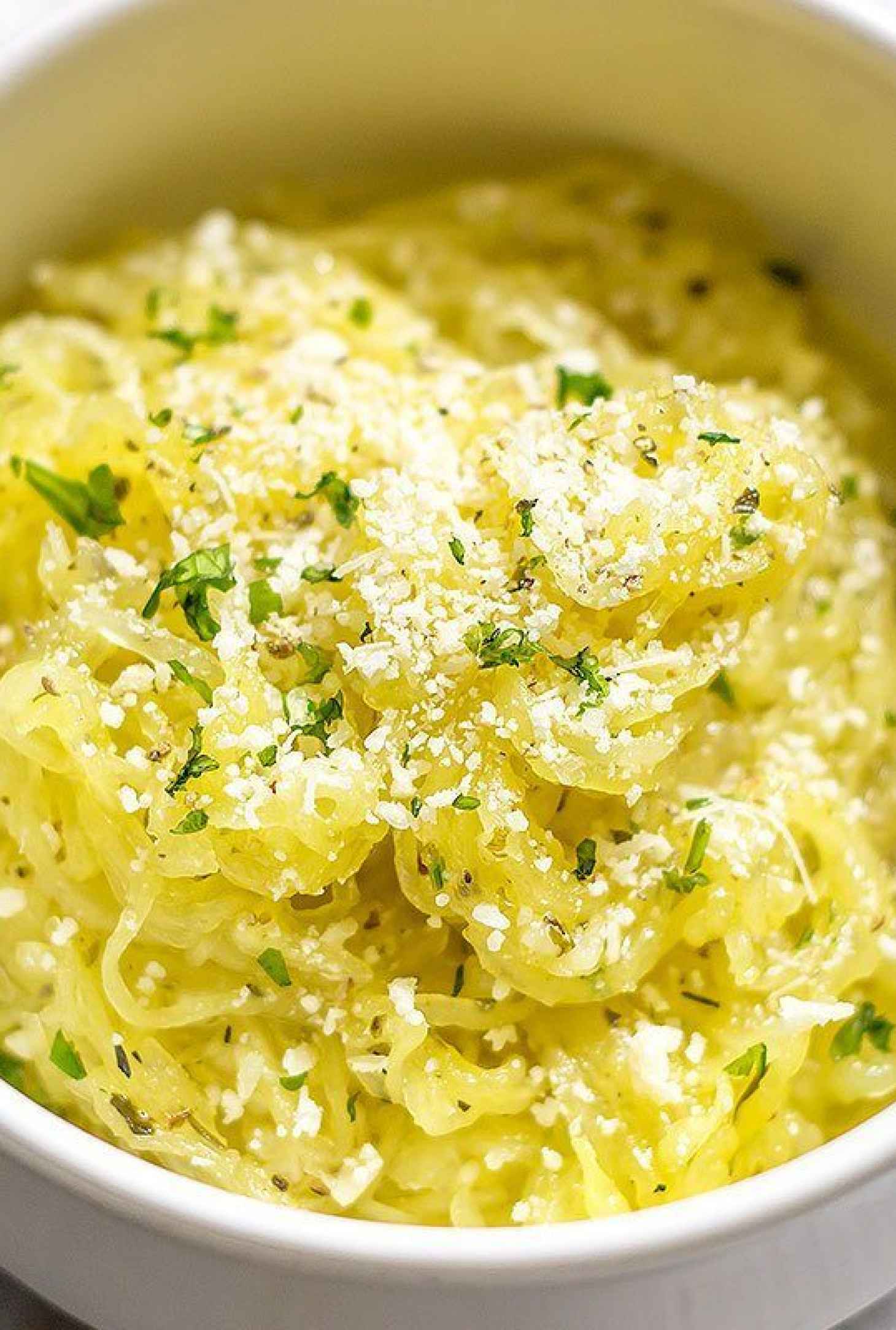 Baked Spaghetti Squash with Lemon Garlic Sauce - #recipe by #eatwell101 - https://www.eatwell101.com/lemon-garlic-butter-spaghetti-squash